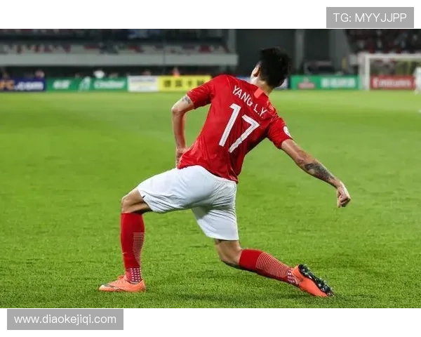 轮休,打满前10场比赛的孔德本赛季首次未首发 轮休,打满前10场比赛的孔德本赛季首次未首发